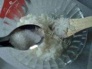 很有食欲的三文鱼寿司做法图解4)