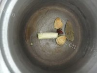 自制排骨绿豆汤做法图解6)