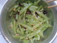 家常菜炝拌莴笋丝