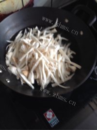 家常菜手撕杏鲍菇做法图解3)