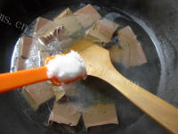 特色美食鸭血粉丝汤做法图解6)