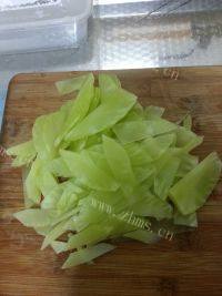 美味的清炒笋片做法图解2)