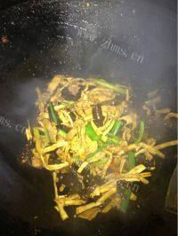 十分诱人的鱼香肉丝做法图解5)
