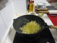 家常菜孜然土豆丝做法图解5)