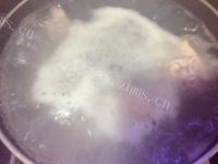 美味清润猪骨汤做法图解2)