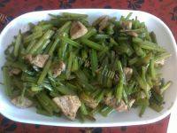 芹菜肉丝