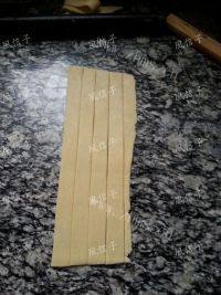 好吃不腻的肉桂苹果派做法图解15)