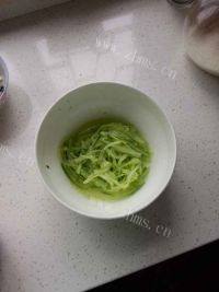 家常菜凉拌金针菇做法图解3)