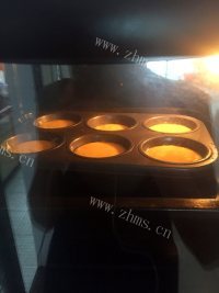 美味的脆皮蛋糕做法图解9)