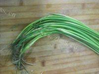 家常菜素炒蒜苔做法图解1)