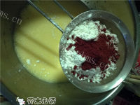 甜蜜蜜夹心蛋糕卷做法图解2)
