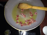 美味的腊肠鸡蛋炒饭做法图解3)