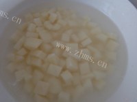 家常菜孜然土豆丁做法图解1)