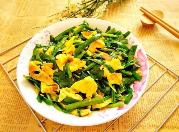 色味俱佳的韭菜炒鸡蛋