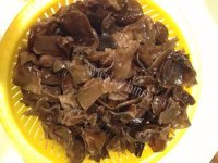 色香味浓的凉拌木耳做法图解1)