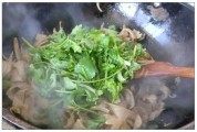 美味的孜然炒面筋
