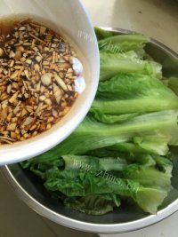 家常菜蒜香生菜做法图解8)