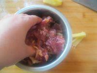 家常菜芹菜炒牛肉做法图解4)