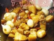 大蒜子烧肉做法图解5)