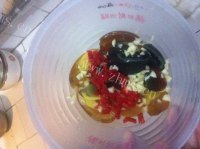 美味营养的凉拌皮蛋做法图解5)