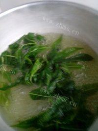 口感好的香椿拌豆腐做法图解5)