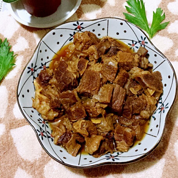 美味佳肴般的炖牛肉