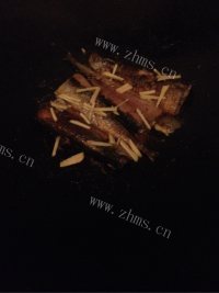 美味的香煎秋刀鱼做法图解3)