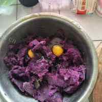 紫薯鸡蛋饼的做法图解三