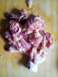 家常菜鸡肉炖土豆做法图解2)