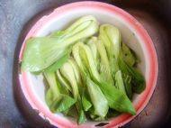 美味的青菜炒香菇做法图解2)