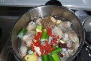 好吃的黄豆炖猪蹄做法图解6)