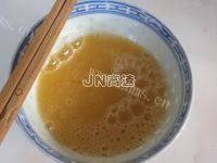 自制胡萝卜炒鸡蛋做法图解3)