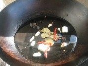 红烧肉炖豆角做法图解4)