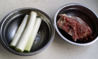 家常菜葱爆羊肉做法图解1)
