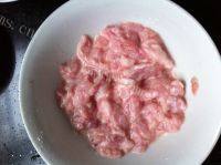 绿色食物金针菇炒肉丝做法图解2)