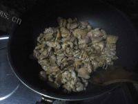 易做的香菇里脊肉做法图解4)