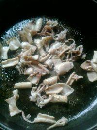 美味的韭菜炒鱿鱼