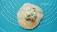 名小吃蟹壳黄烧饼做法图解19)