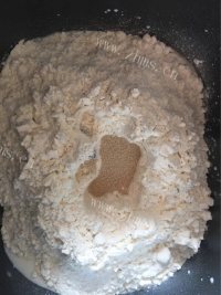 自制肉松小面包做法图解3)