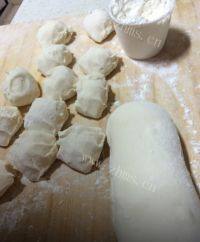榨菜鲜肉小笼包做法图解4)