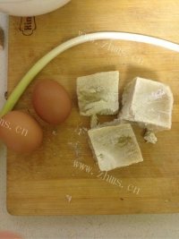 家常菜金银豆腐做法图解1)