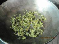 家常菜酸菜炒金针菇做法图解3)