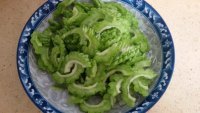 家常的香辣豆豉鱼苦瓜做法图解1)