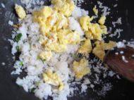 「绿色食物」蛋炒饭的做法图解六