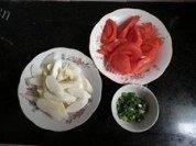 美味的番茄山药汤做法图解1)