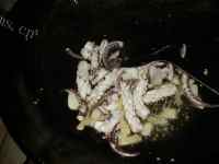 自制香辣鱿鱼花做法图解7)