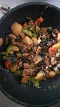 家常菜茄子炖土豆