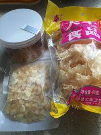 诱人的桃胶皂角米银耳羹做法图解1)