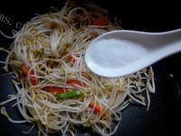 家常菜醋溜绿豆芽做法图解8)
