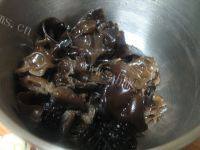 家常菜肉丝芹菜做法图解1)
